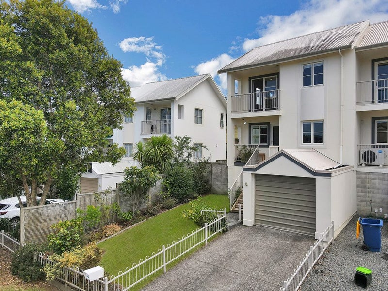 45 Winery Way, Henderson, Auckland - Carousel 1