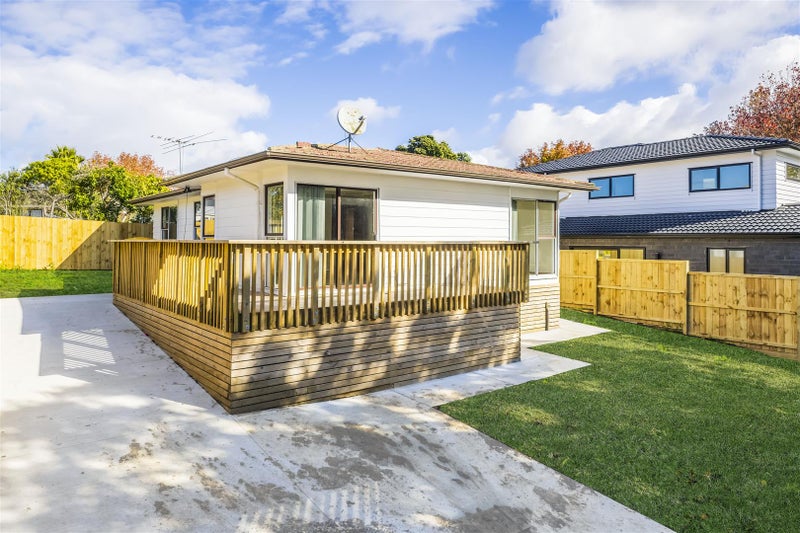 1 Astral Place, Clover Park, Auckland - Carousel 1