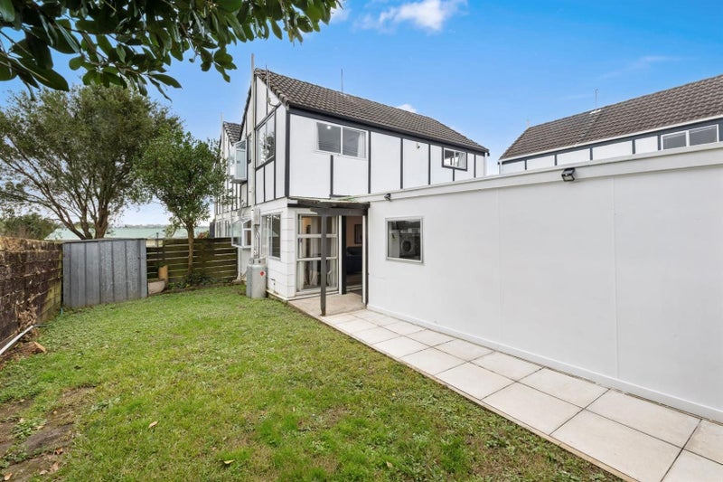 1/45 Astley Avenue, New Lynn, Auckland - Carousel 1