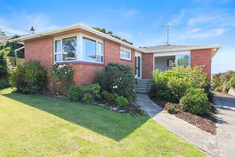 212 Highcliff Road, Shiel Hill, Dunedin - Carousel 1