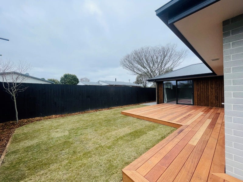 4 Rusbatch Lane, Belfast, Christchurch - Carousel 2