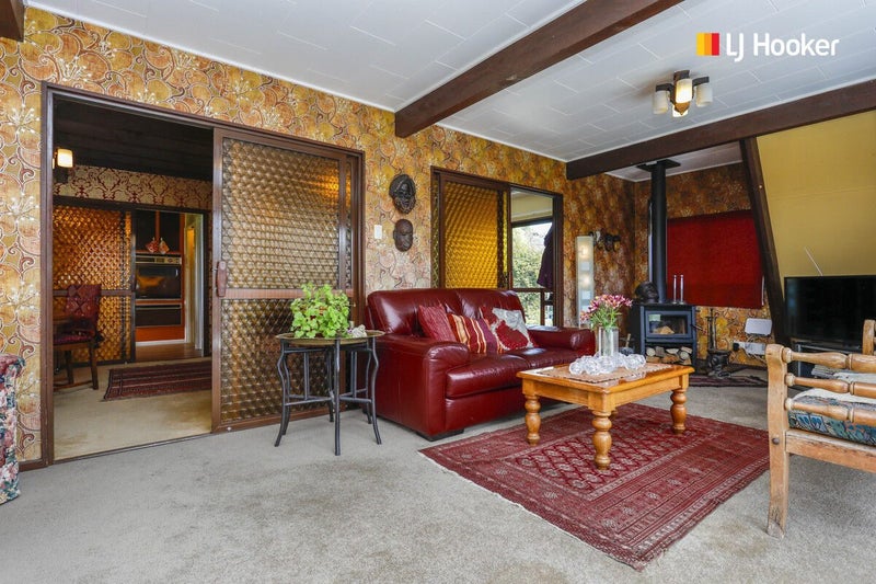 1 Preston Crescent, Belleknowes, Dunedin - Carousel 2