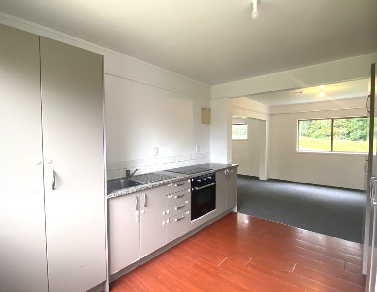 38C Amorino Drive, Red Beach, Whangaparāoa - Carousel 1