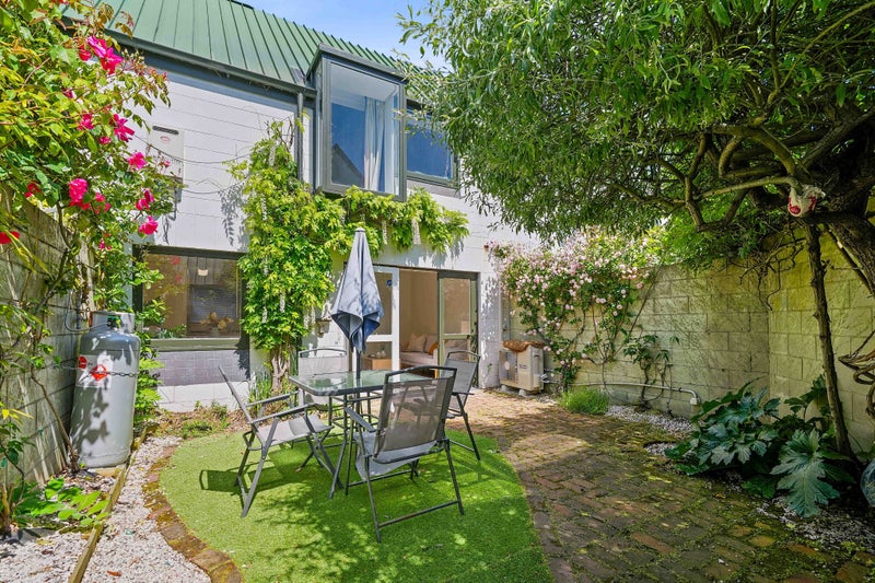 2/12 Shrewsbury Street, Merivale, Christchurch - Carousel 1