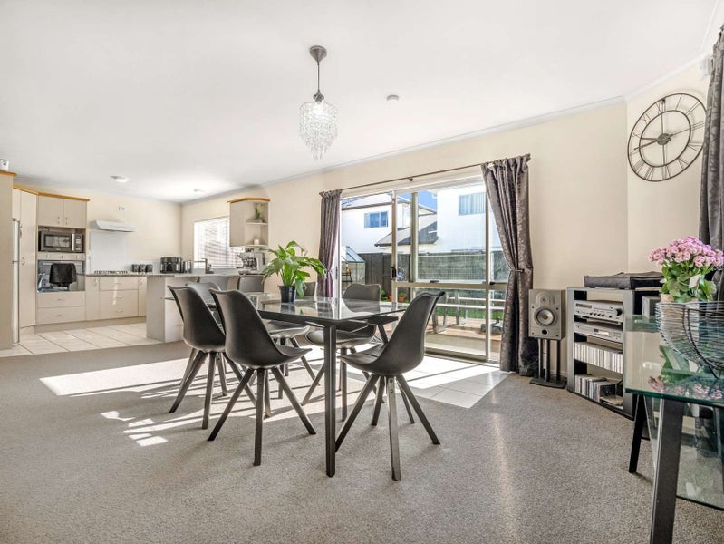 19 Waima Lane, Huntington, Hamilton - Carousel 2