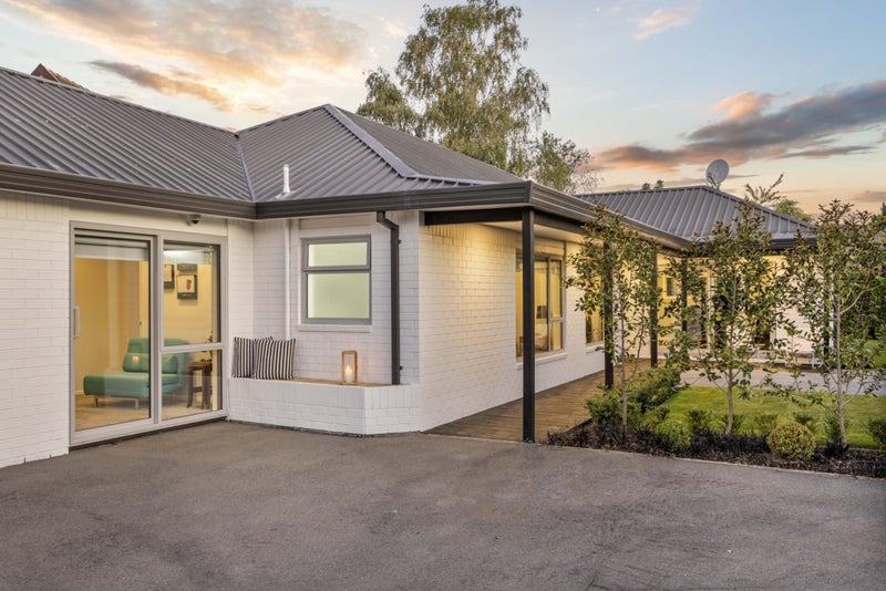 2/16 Hawthorne Street, Strowan, Christchurch - Carousel 1