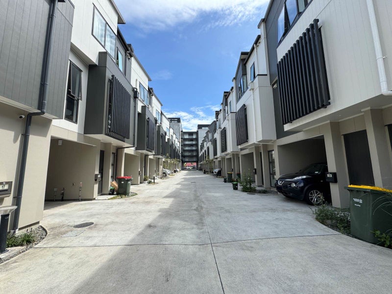 22 Mina Way, Browns Bay, Auckland - Carousel 4