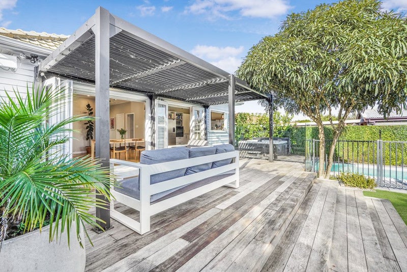 11 Galway Avenue, Hamilton East, Hamilton - Carousel 1