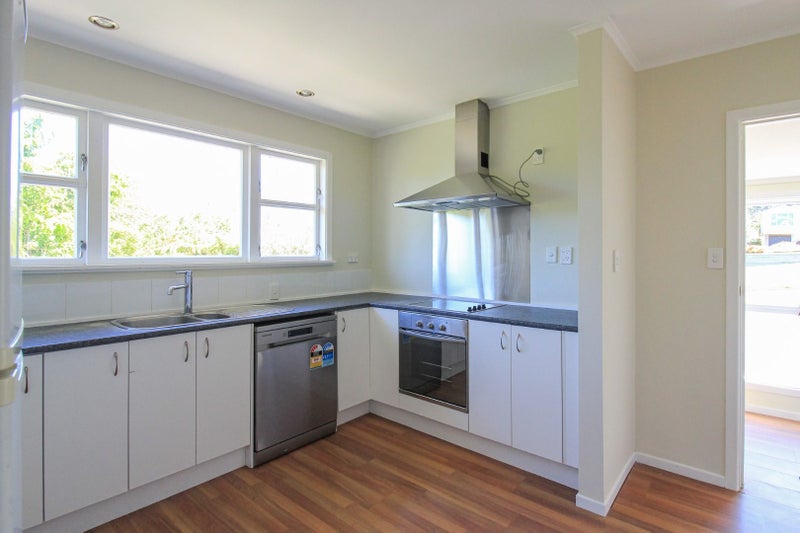 2 Magnolia Grove, Maungaraki, Lower Hutt - Carousel 2