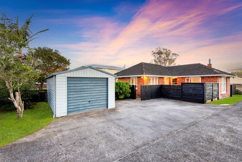 652 Te Atatu Road, Te Atatu Peninsula, Auckland - Carousel 1