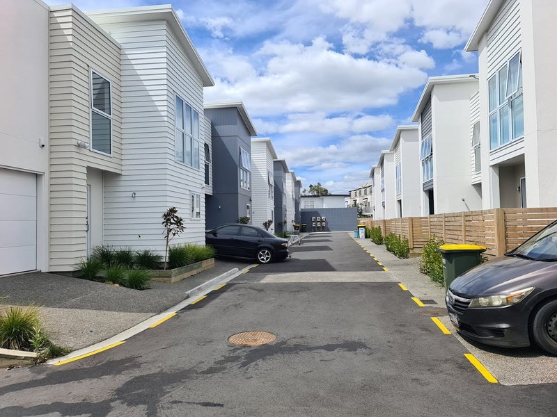 1/10 Palmerston Street, Hamilton Central, Hamilton - Carousel 2