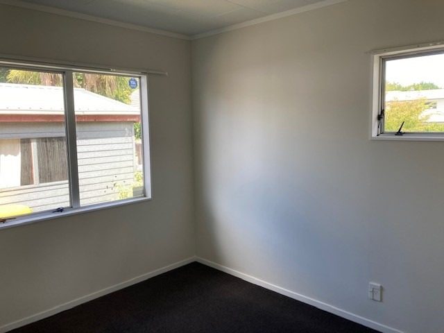 37 Banbury Crescent, Fairfield, Hamilton - Carousel 11