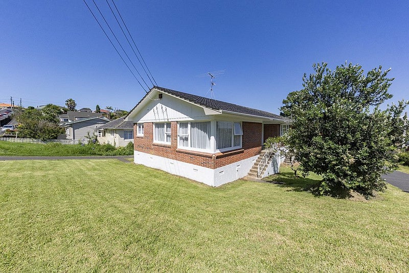 1/16 Parau Street, Three Kings, Auckland - Carousel 1