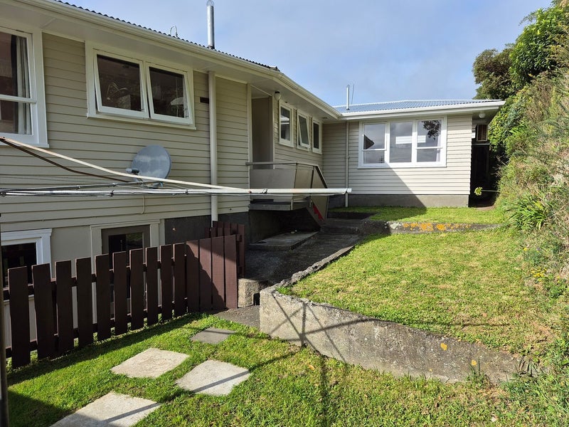 92 Beazley Avenue, Paparangi, Wellington - Carousel 13