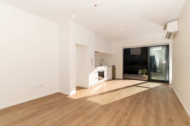 26C Leybourne Circle, Glen Innes, Auckland - Carousel 1