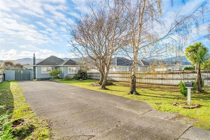 118 Wainuiomata Road, Wainuiomata, Lower Hutt - Carousel 1
