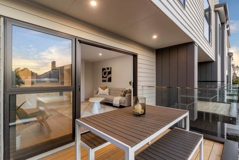 16A Brookfield Avenue, Onehunga, Auckland - Carousel 2