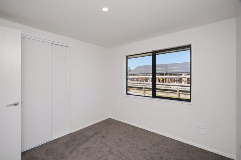 18 Foster Place, Amberley, Amberley - Carousel 13