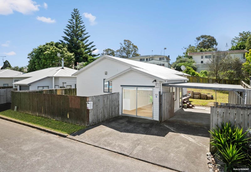 2/12 Eulogy Place, Randwick Park, Auckland - Carousel 1