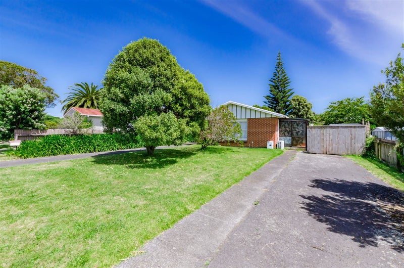 49 Ocean Road, Paraparaumu Beach, Paraparaumu - Carousel 1