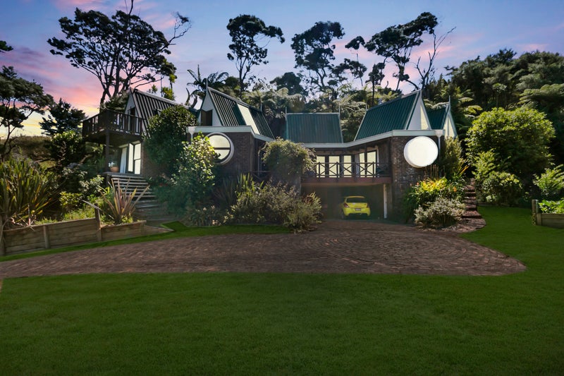 122 Waitakere Road, Henderson - Carousel 2