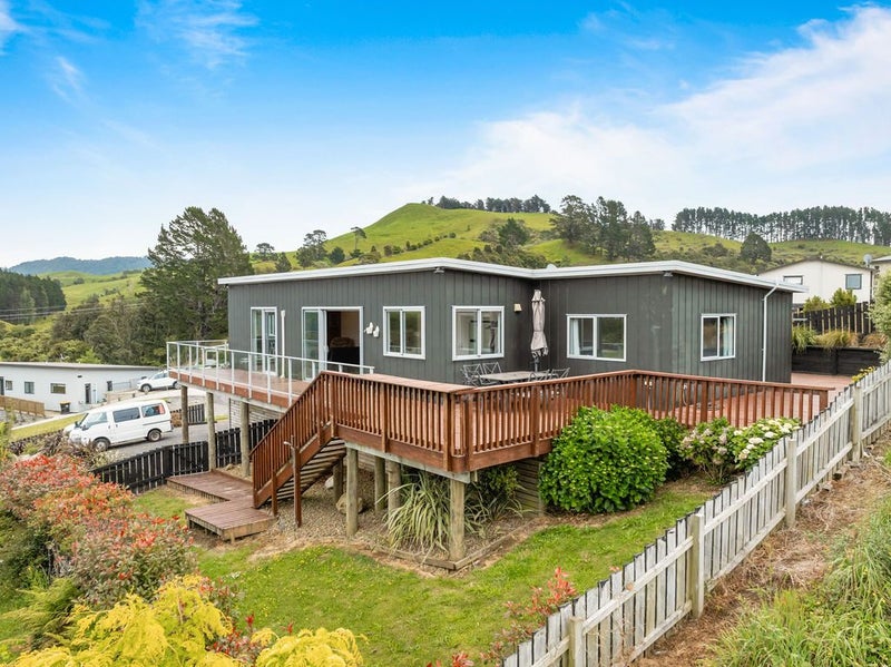 135 Rangituia Street, Whangamata - Carousel 1