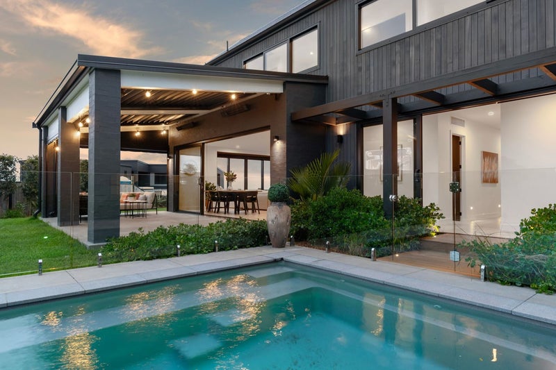 9 Ridgelea Road, Long Bay, Auckland - Carousel 1