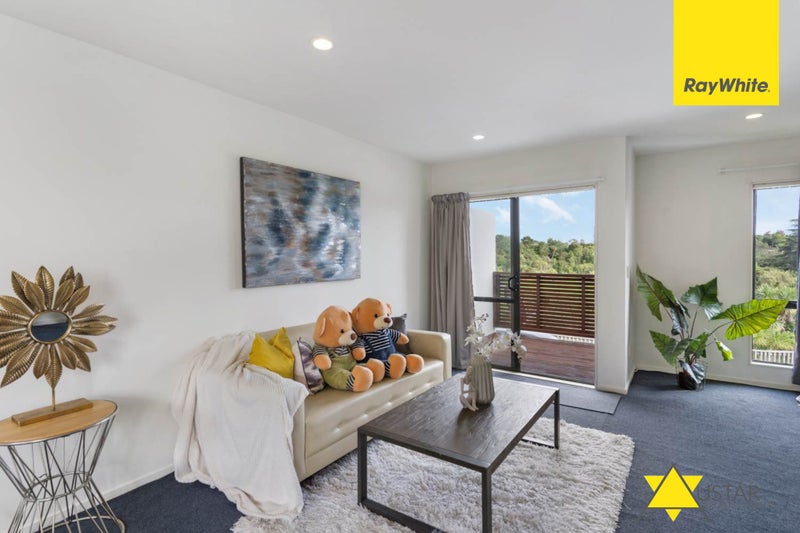 11/12 Ambrico Place, New Lynn, Auckland - Carousel 2