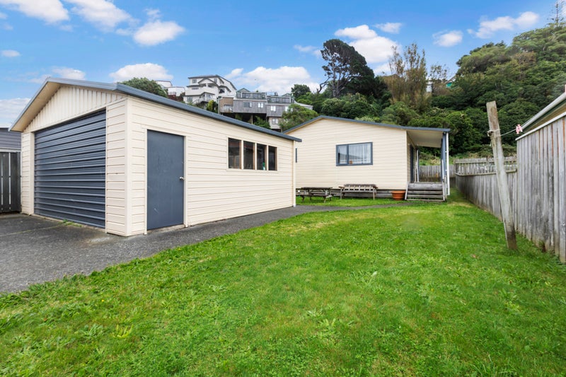49A Tauhinu Road, Miramar, Wellington - Carousel 1