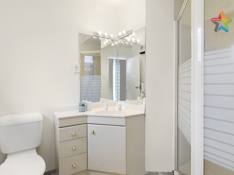 30 Woodvale Grove, Fairfield, Lower Hutt - Carousel 20