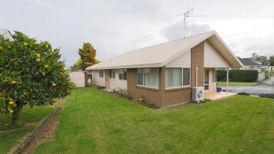 19B Charles Crescent, Beerescourt, Hamilton - Carousel 1