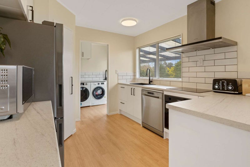 50 Sunline Place, Ngongotaha, Rotorua - Carousel 1