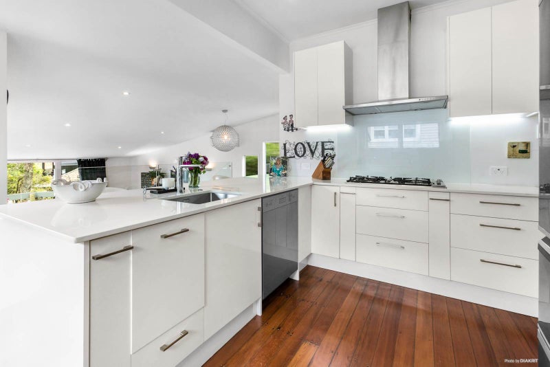 81 Te Kawa Road, Greenlane, Auckland - Carousel 2