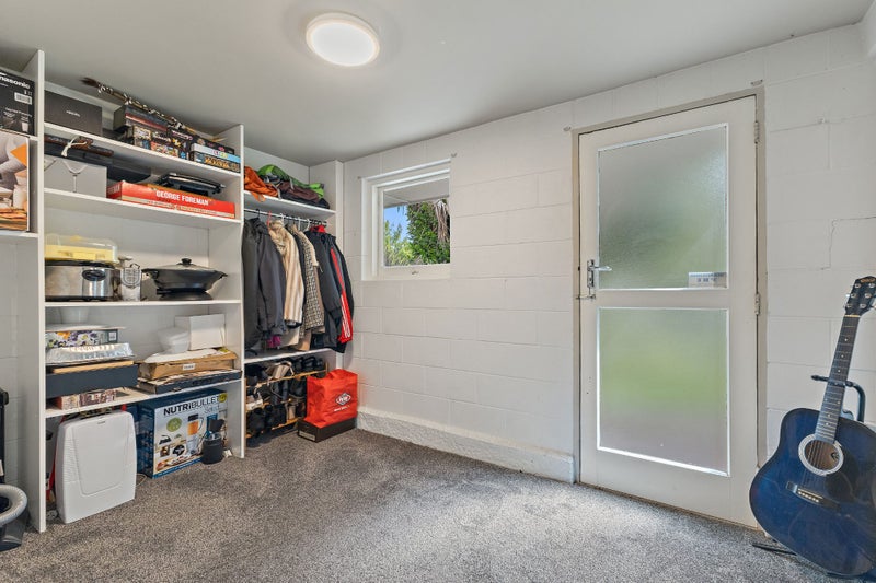 9A Esher Place, Saint Martins, Christchurch - Carousel 21