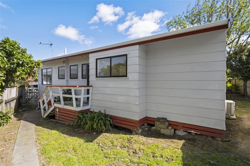 1/28 Powrie Street, Glenfield, Auckland - Carousel 12