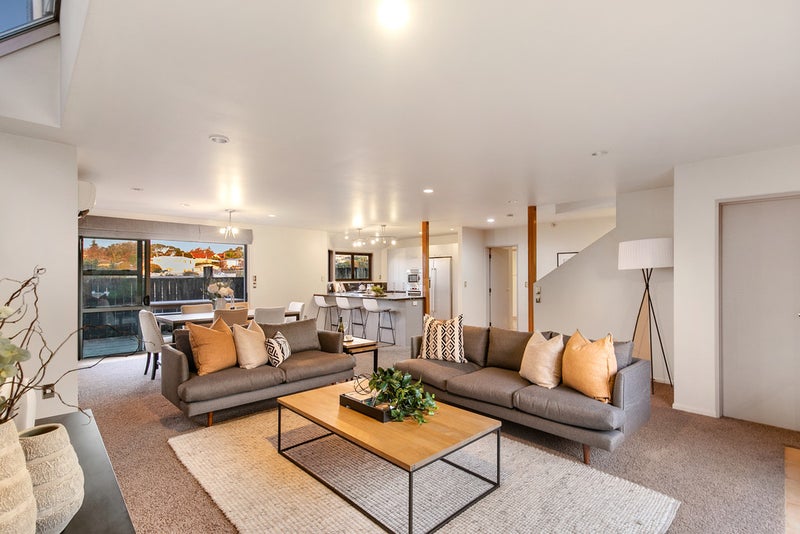 39A Finch Street, Morningside, Auckland - Carousel 2