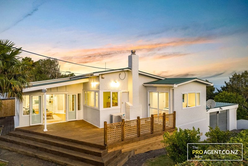 76 Victory Road, Laingholm, Auckland - Carousel 1