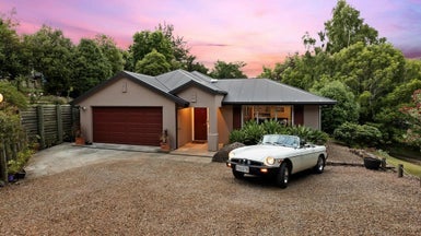 187 Main Road, Lyttelton - Carousel 1