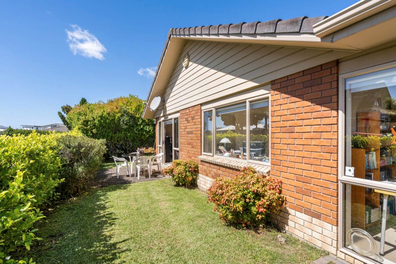 27/1 Piriti Drive, Te Atatu Peninsula, Auckland - Carousel 2