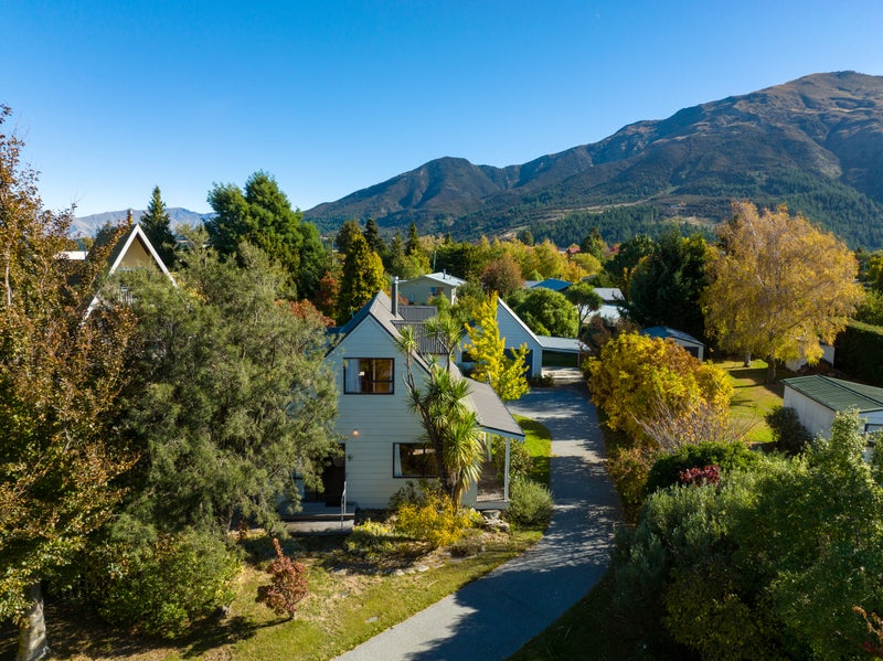 171 Capell Avenue, Wanaka - Carousel 1