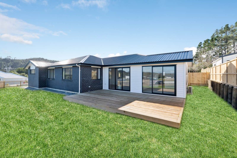 30 Josh Road, Huapai, Kumeū - Carousel 1