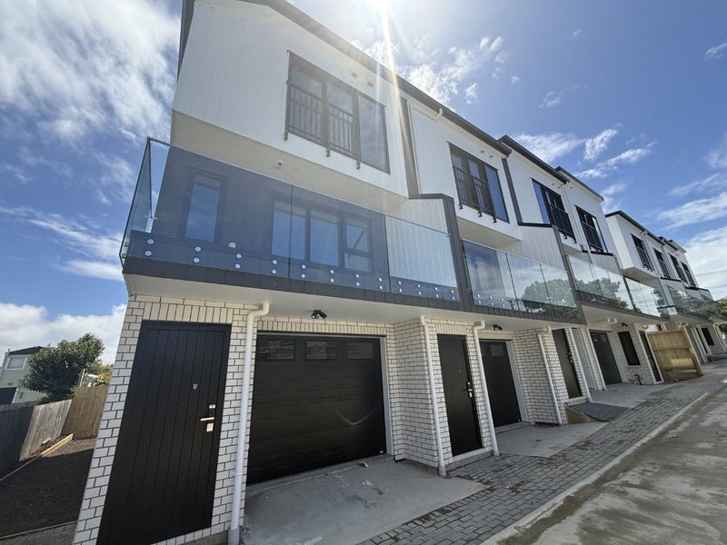 8/19 Camp Road, Mount Wellington, Auckland - Carousel 1