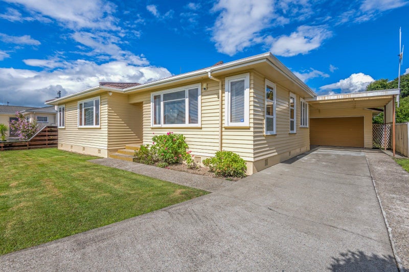 18 Gloucester Street, Takaro, Palmerston North - Carousel 1