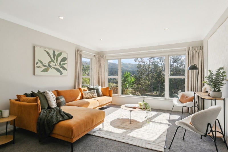 9 Allen Terrace, Tawa, Wellington - Carousel 2