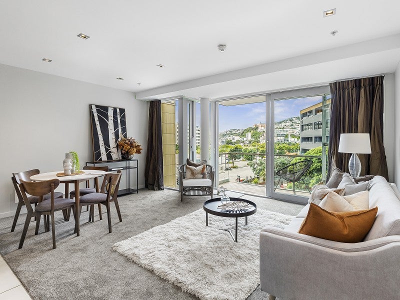 2G/82 Cable Street, Te Aro, Wellington - Carousel 1