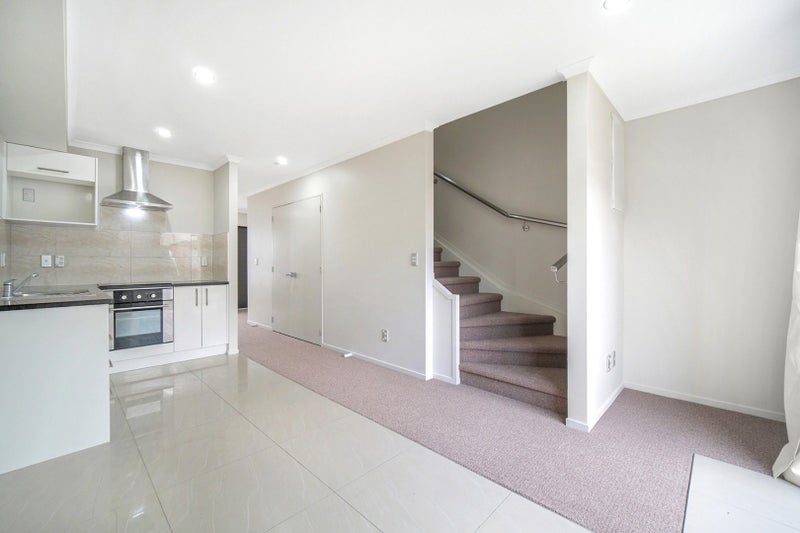 6/5 Wallson Crescent, Wiri, Auckland - Carousel 2