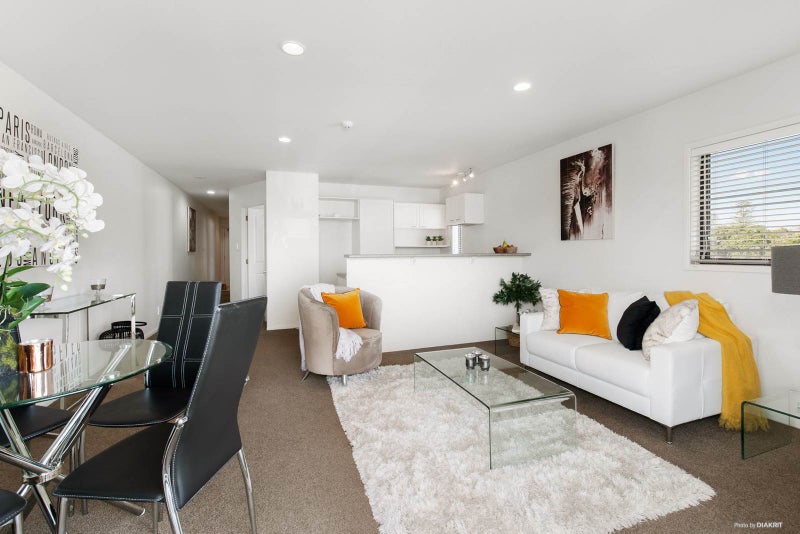 11/5 Cook Street, Howick, Auckland - Carousel 1