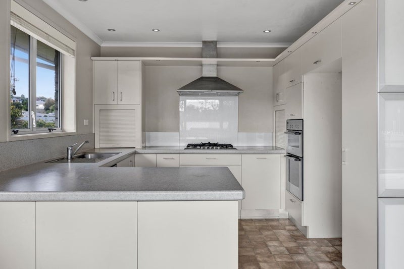 17 Frankley Road, Westown, New Plymouth - Carousel 2