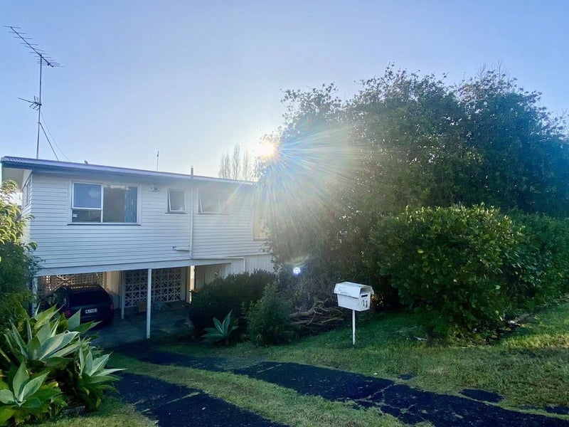 11 Idyll Place, Northcross, Auckland - Carousel 1