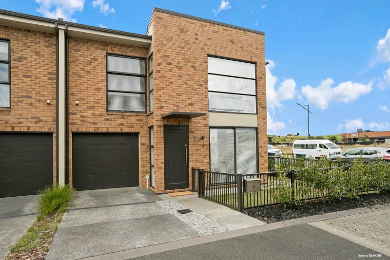 49 Scoria Crescent, Stonefields, Auckland - Carousel 2